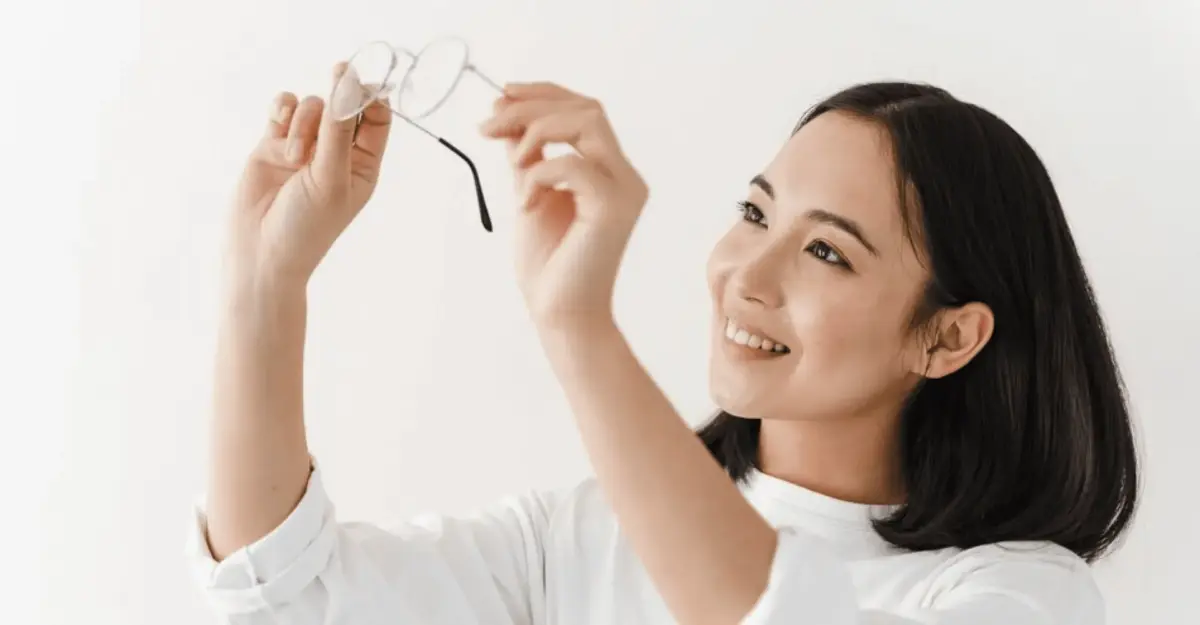 Tips Memilih Bingkai Kacamata yang Nyaman untuk Penggunaan Sehari-hari